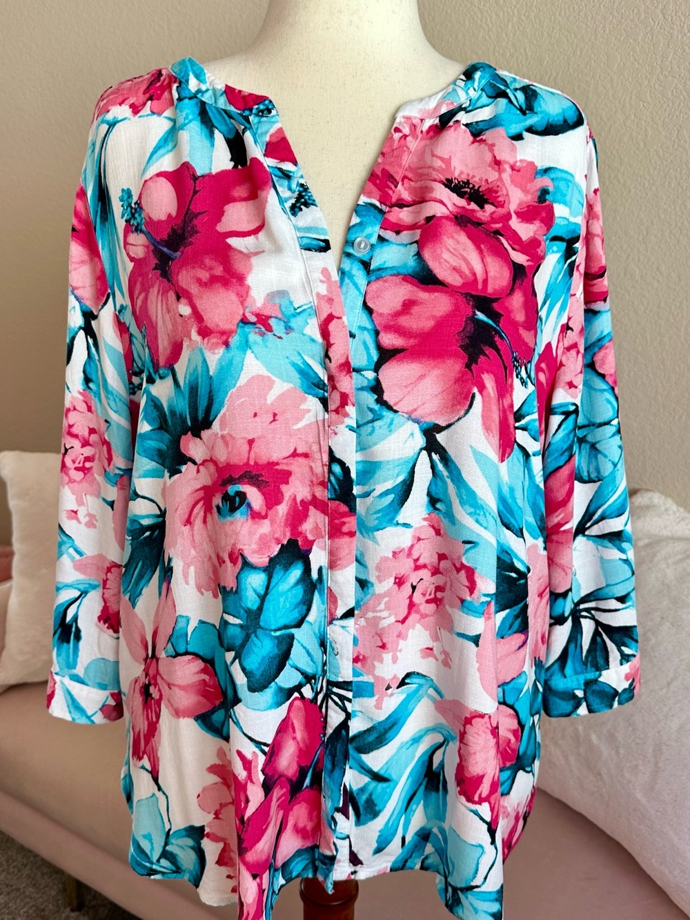 Chico’s Top Tropical Floral Hibiscus Button Down Shirt XL Pink & Blue Vibrant